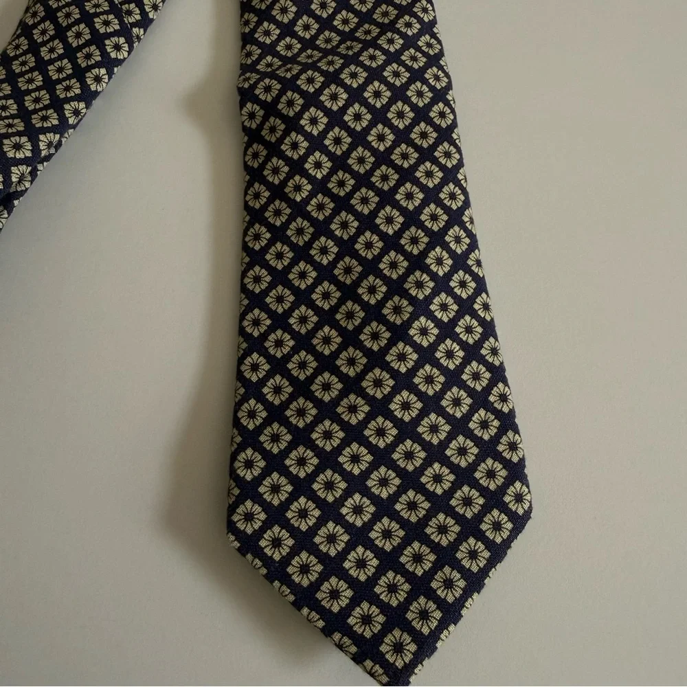Banana Republic Patterned Tie